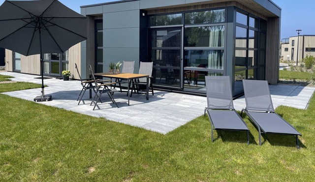 Sea view chalet directly on the IJsselmeer