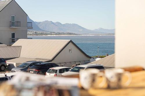 Sea-View Studio - Hermanus Waterfront Apartments