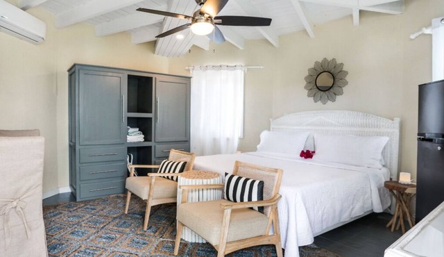 Seabreeze Oceanfront 1 BDRM - Arawak Beach Club