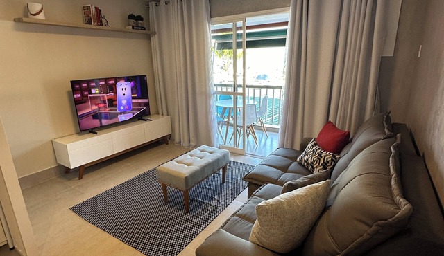 Seafront flat, recently renovated, inside the only shopping mall in Angra (Piratas Mall)