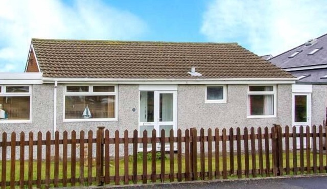 SEAGULLS, family friendly, country holiday cottage in Fairbourne