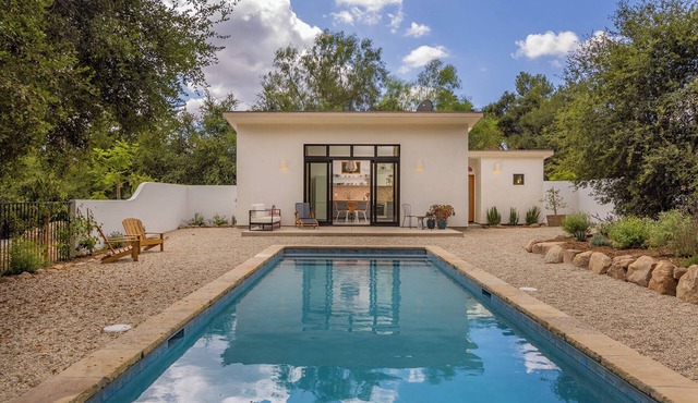 Secluded pool house retreat in Ojai