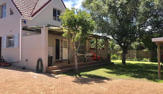 Sedgefield Kingfisher Cottage in the heart of the Garden Route