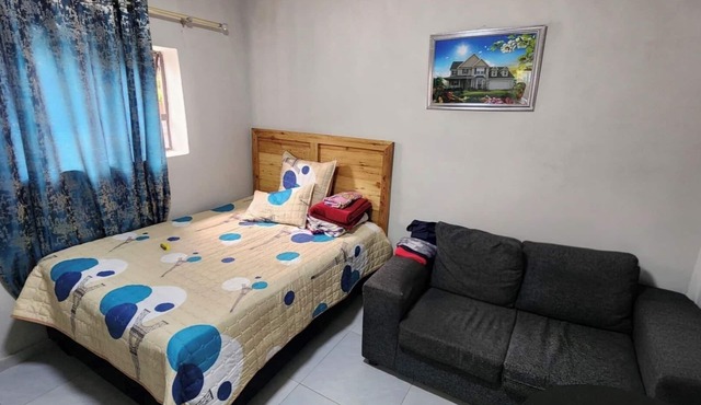 Serene 12-bedroom lodge in Johannesburg perfect for group getaways