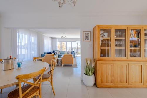 Serenity on 6th Luxury holiday home