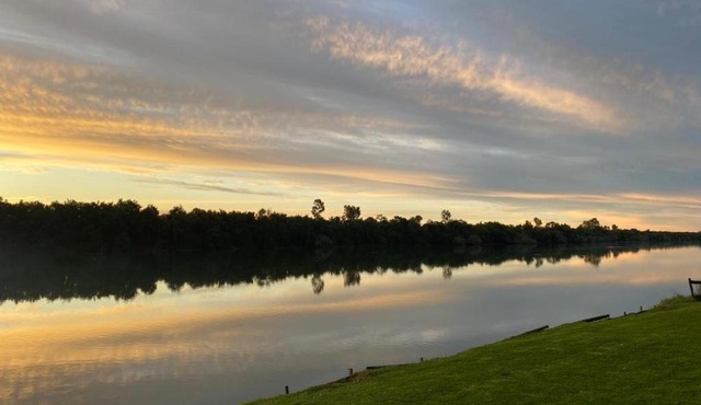 SHANGRI-LA RIVER RESORT