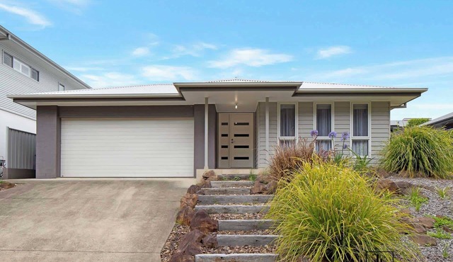 Single-Level Home Steps to Beach | Simply Sylvan