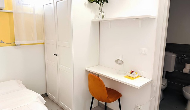 Single room with private bathroom