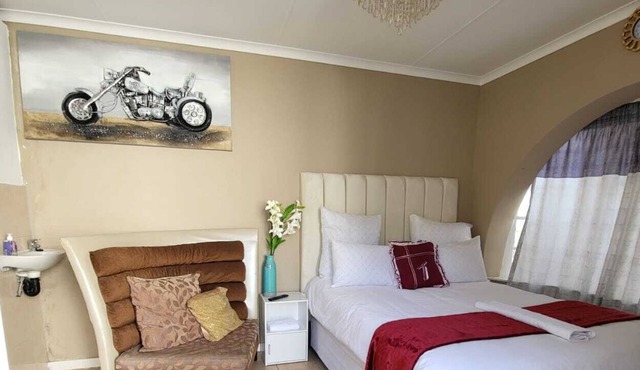 SKY VIEW GUEST HOUSE RANDPARK IDGE