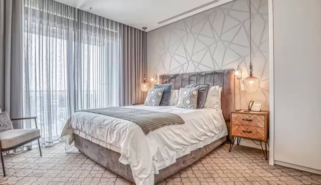 “Skyline Luxury Suite - 26th floor Leonardo Sandton