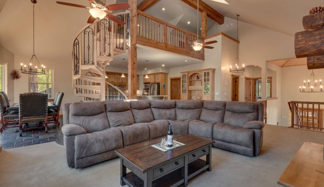 Spa, Shuffleboard, Foosball, Grill, Wifi, 7mins to Heavenly/Lake/Casinos – Redwood Manor
