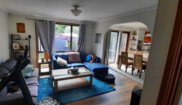 Spacious 1 Bedroom Townhouse With Carport 5 Mins From Belconnen Mall