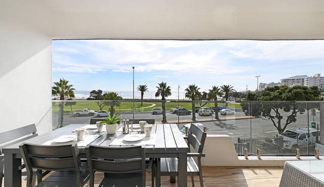 Spacious 3 Bed Apartment | Sea Point | Ocean views