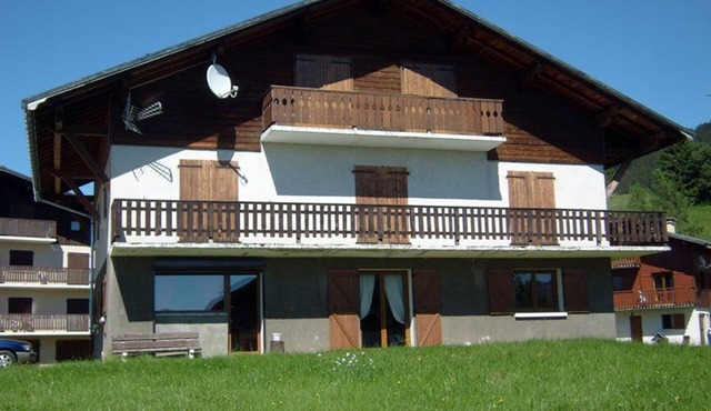 Spacious 3-Bed Apt for 8, 80m from Cernix Slopes, Pet-Friendly, Terrace, Parking