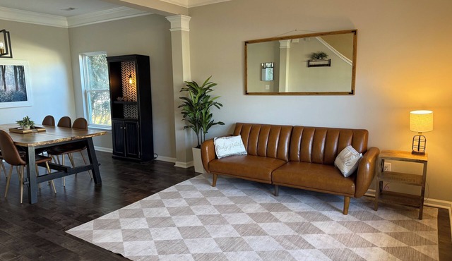 Spacious 4-bedroom house near to everything in Charlotte