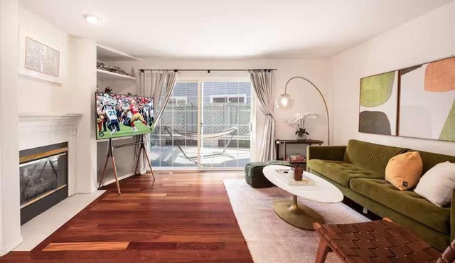 Spacious 4BR Kirkland Retreat Games