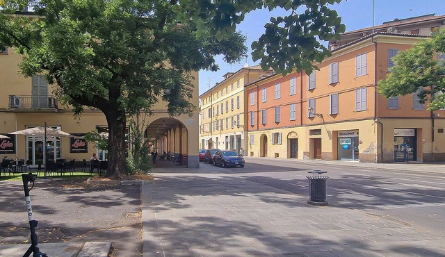 Spacious 8BR Historic Center Apt - Sleeps 16 - Walk to Everything