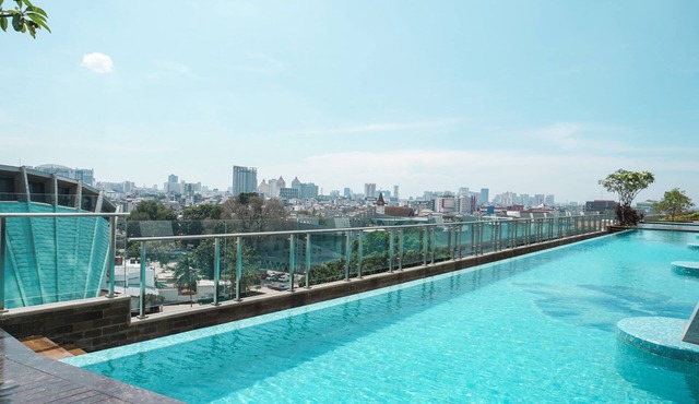 Spacious And Comfort Living 2Br At Menteng Park Apartment