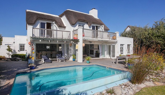 Spacious and comfortable, 4 bedrooms, 4 bathrooms