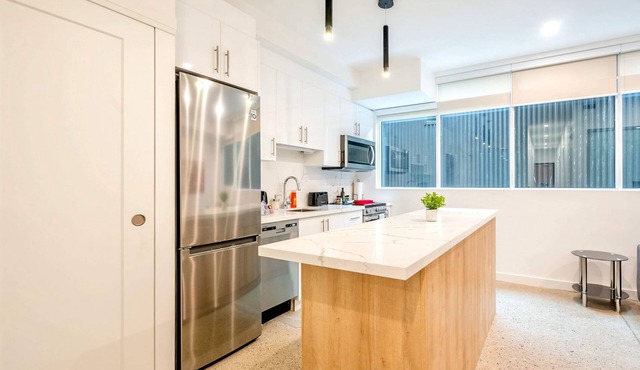 Spacious Apartment Near Downtown in Regent Park