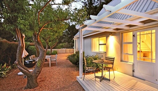 Spacious cottage with beautiful pool and garden area