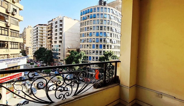 Spacious Executive Luxury Apartment with Balcony