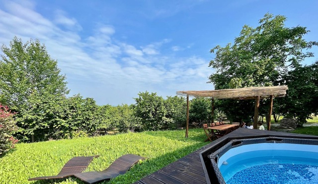 Spacious Langhe Vacation Family House With Large Garden