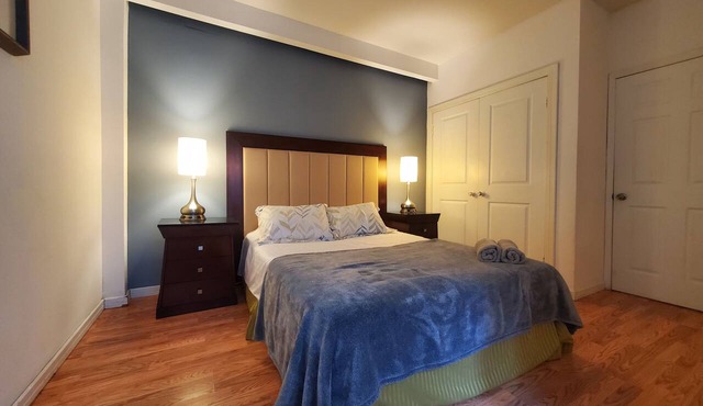 Spacious & modern 1 bedroom apartment by the bullring