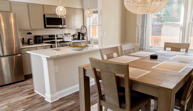 Spacious, Peaceful Baltimore Townhome with Dedicated Workspace