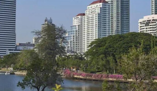 SPACIOUS LAKEVIEW TWO BEDROOM RETREAT IN THE HEART OF BANGKOK