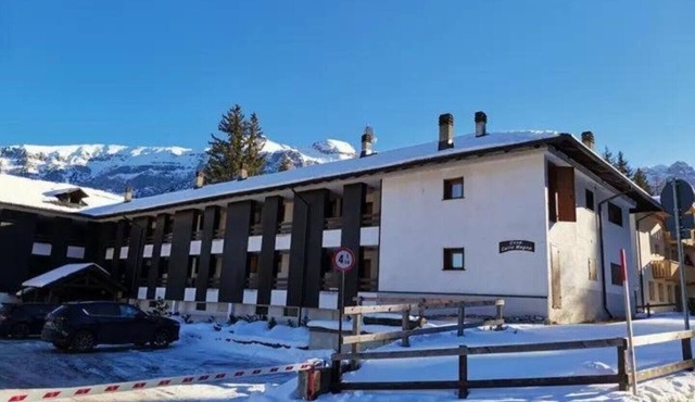 Spacious three-bedroom apartment on the ski slopes