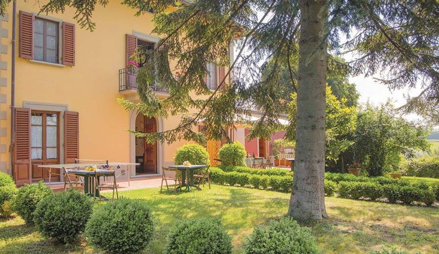 Spacious Tuscan Villa with private pool