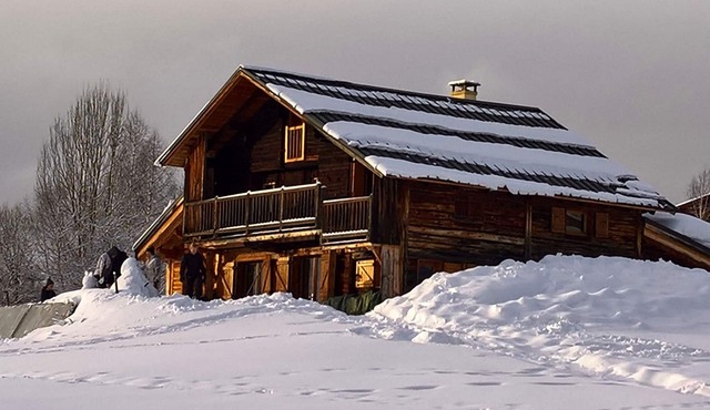 Spacious typical family chalet, 5 bedrooms (12 pers.)+ direct access to the slopes