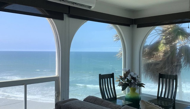 Spectacular oceanview penthouse - rooftop terrace, bbq, pool, jacuzzi & beach