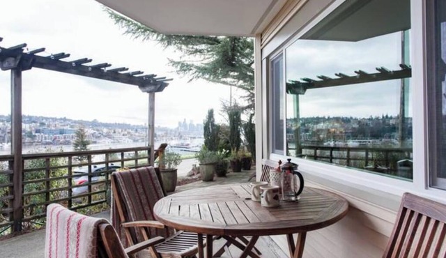 Spectacular Views- Skyline & Lake Union, Hi Speed Internet