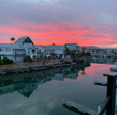 Spinnaker Quays Waterfront Villa