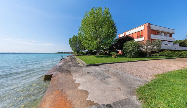 Splendid Apartment PT/1 sul lago by Wonderful Italy