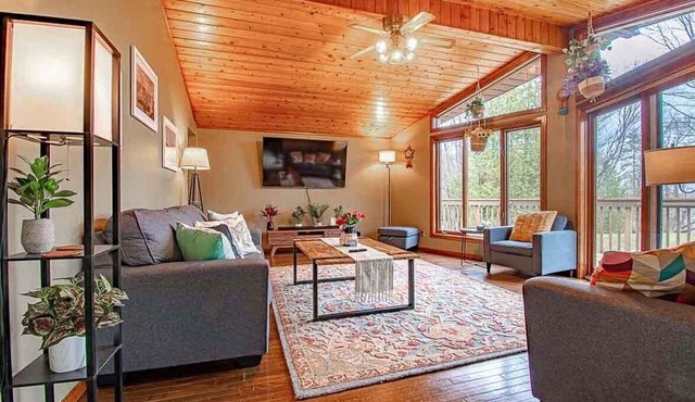 Spring Hill Lodge - Three Bedroom Cottage, Sleeps 8