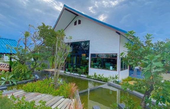 Srihome ยายศรีโฮมแอนแคมป์ปิ้ง