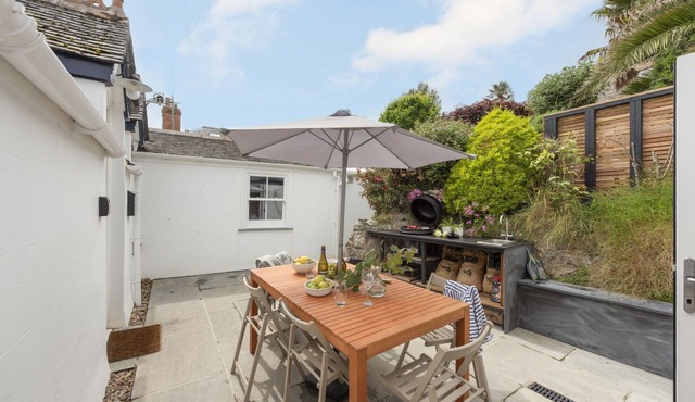 St Clements Cottage - Free WiFi - Outdoor kitchen and shower - Wood Burner