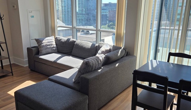 Stay in the heart of downtown Toronto! Steps from top attractions/entertainment