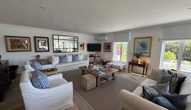 Stellenbosch secure living at its finest - Villa in the Winelands