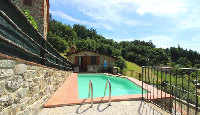 Stone country house in a panoramic position overlooking the Casentino Valley, 2 bedrooms, 2 bathroom
