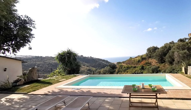 Studio Pelagos - Studio Apartment, Sleeps 3