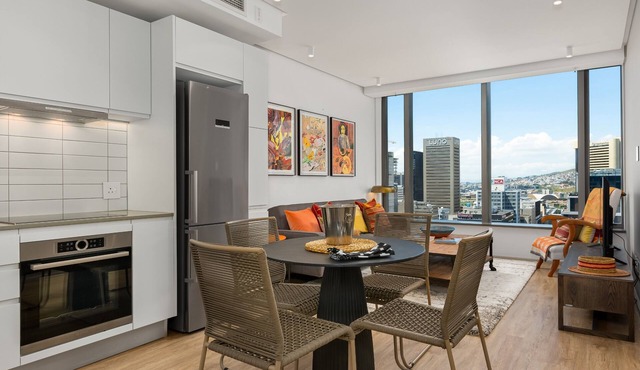 Studio with Mountain Views and Artistic Flair