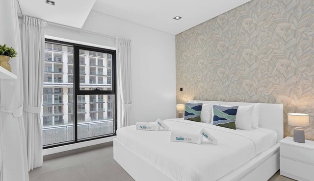 Stunnigly furnished and spacious apartment in JVC