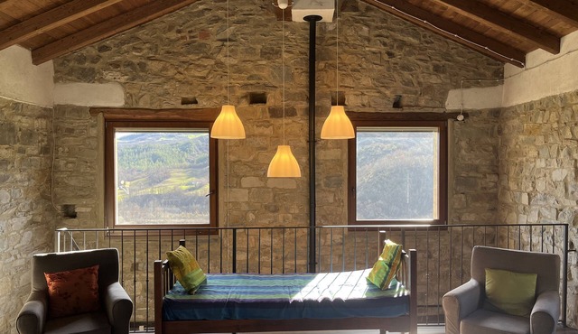 Stunning Barn Conversion With Shared Pool, Mountain and River Views