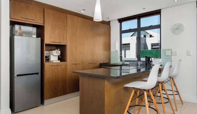 Stunning Eden On The Bay Penthouse| Ocean Views