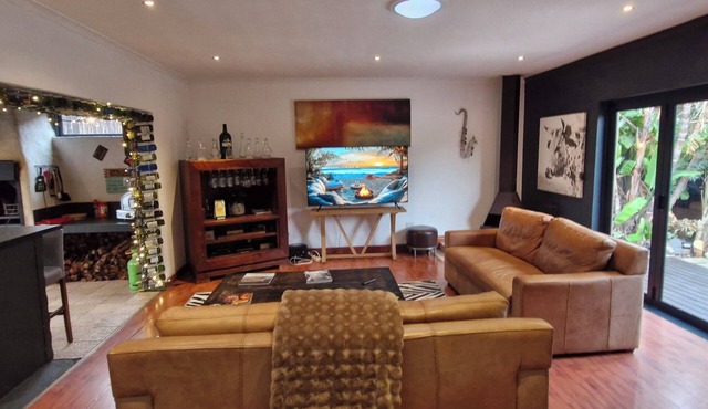 Stunning entertainers delight - Cape Towns Blaauwberg area - Sleeps 8-10