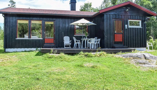 Stunning home in Magnor with kitchen
